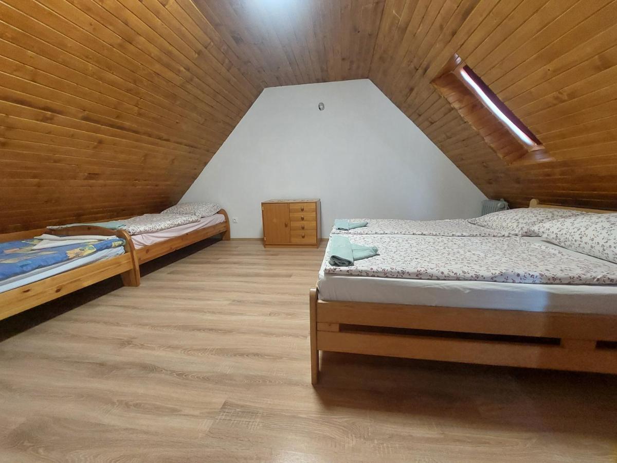 Orban Nyaralohaz Villa Kovagoors Exteriör bild