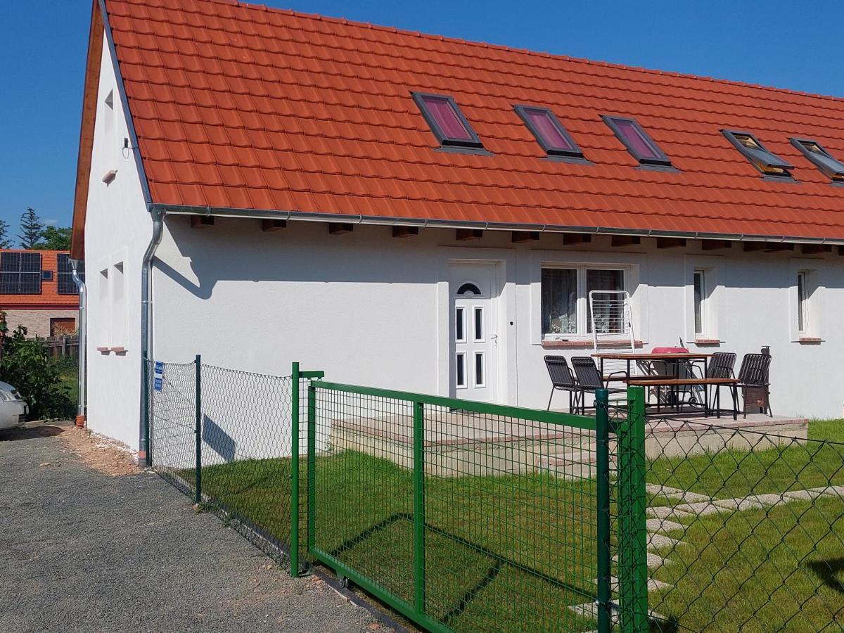Orban Nyaralohaz Villa Kovagoors Exteriör bild