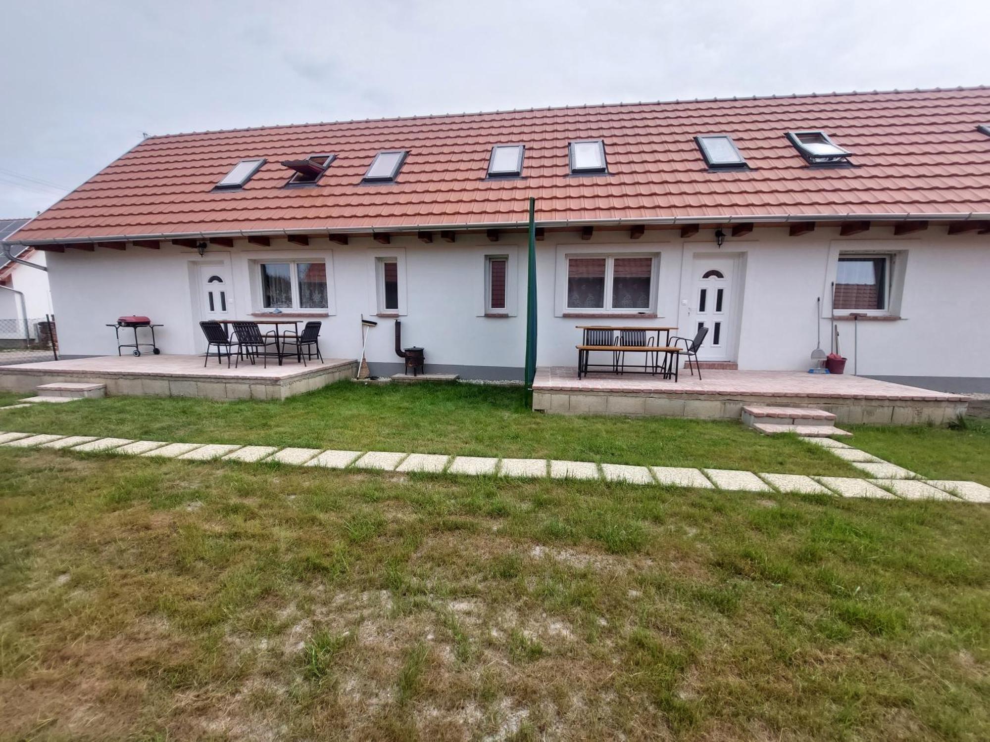 Orban Nyaralohaz Villa Kovagoors Exteriör bild